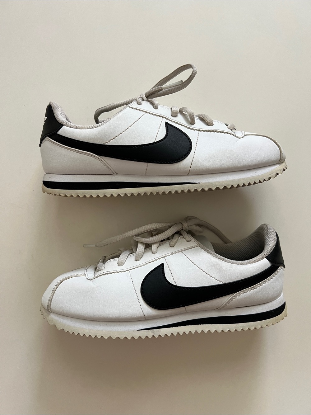 Kids Nike Cortez / Size 3.5